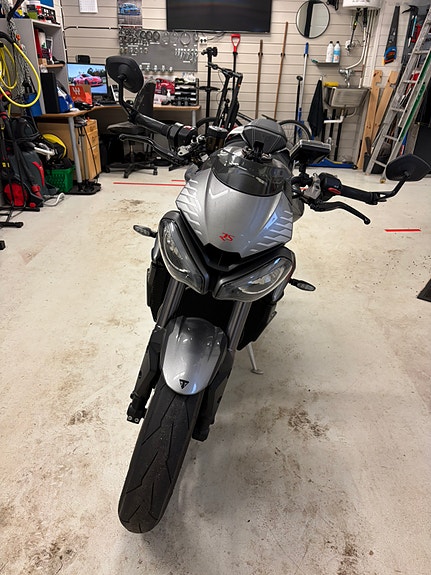 Triumph Street Triple RS 765 4 of 30