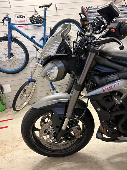 Triumph Street Triple RS 765 15 of 30