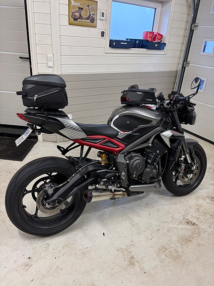 Triumph Street Triple RS 765 6 of 30