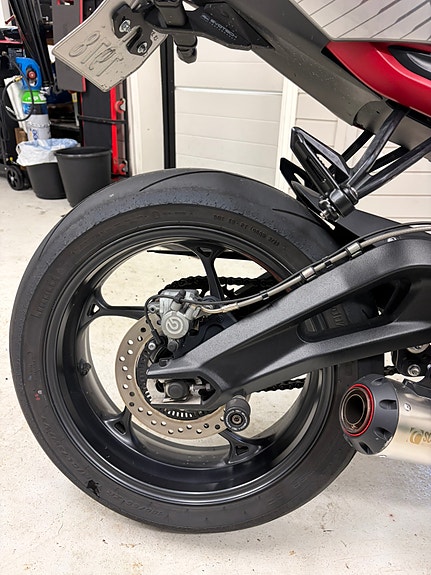 Triumph Street Triple RS 765 12 of 30