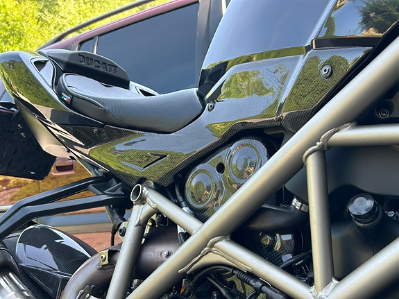 Ducati Streetfighter S 1098 Termignoni, Øhlins, Marchesini, Carbon 5 of 23