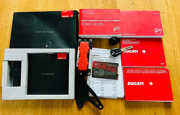Ducati Streetfighter S 1098 Termignoni, Øhlins, Marchesini, Carbon 16 of 23