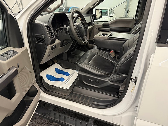 Ford F-150 13 of 29