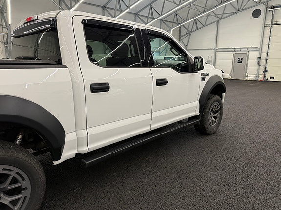 Ford F-150 4 of 29