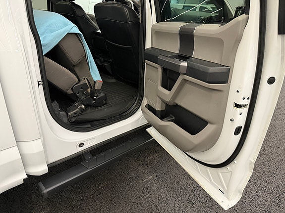 Ford F-150 27 of 29