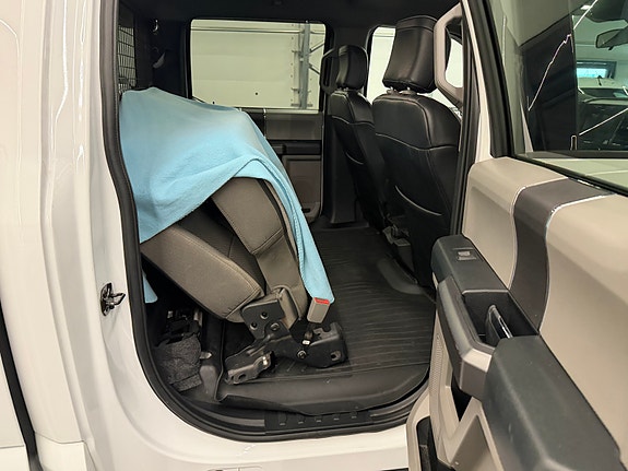 Ford F-150 28 of 29