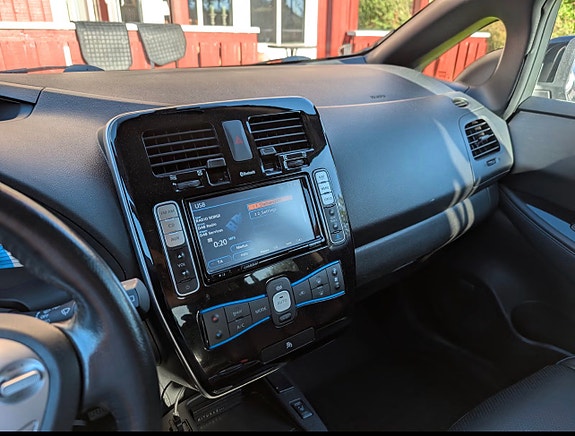 Nissan Leaf 4 of 13