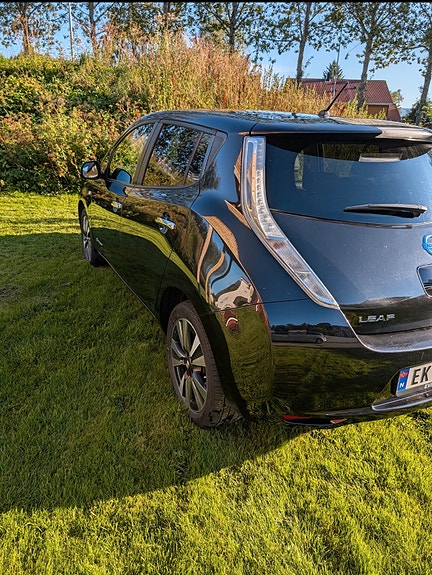Nissan Leaf 8 of 13