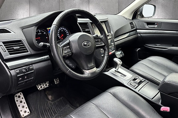 Subaru Outback 14 of 30