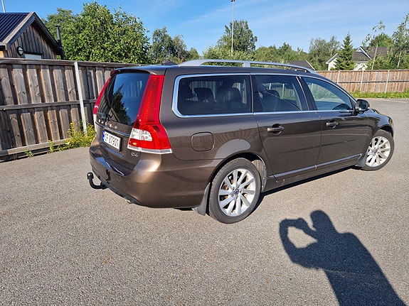 Volvo V70 2 of 11