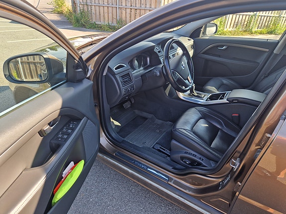 Volvo V70 4 of 11