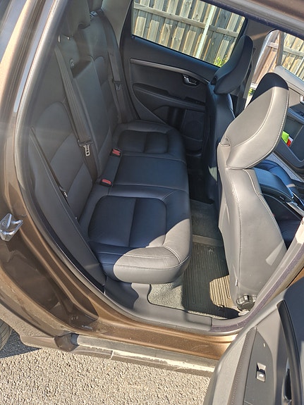 Volvo V70 8 of 11