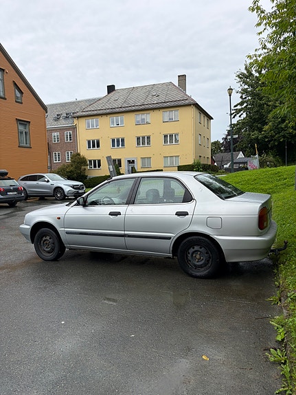 Suzuki Baleno 6 of 10
