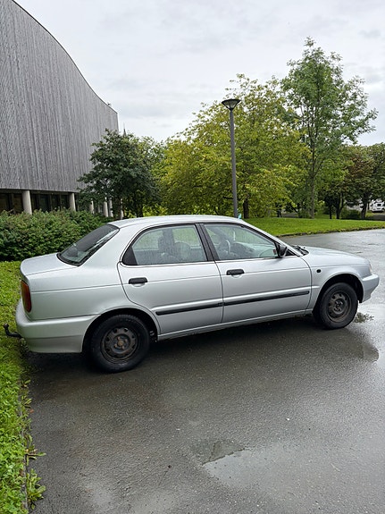 Suzuki Baleno 4 of 10
