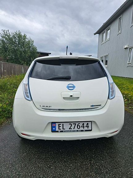 Nissan Leaf 3 of 12
