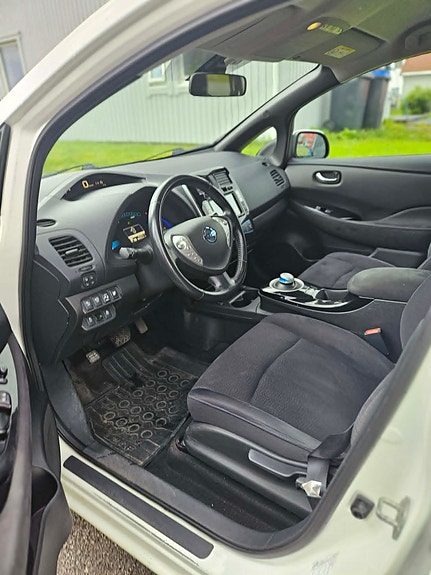 Nissan Leaf 5 of 12
