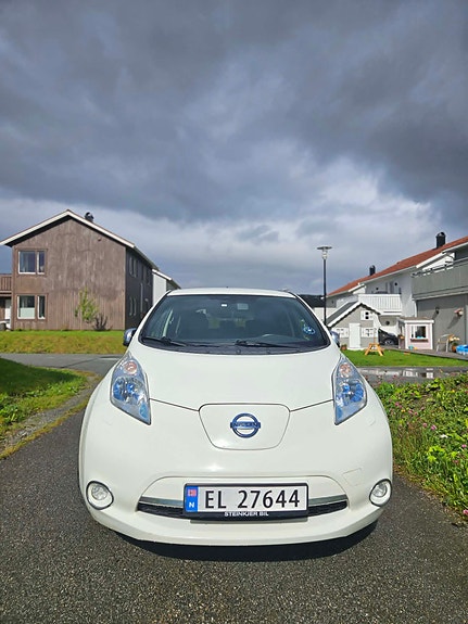 Nissan Leaf 2 of 12