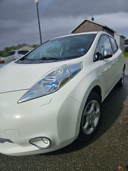 Nissan Leaf 4 of 12