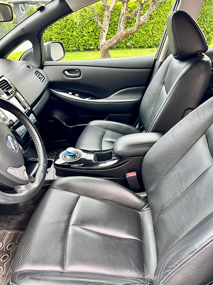 Nissan Leaf 5 of 16