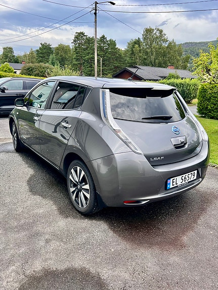 Nissan Leaf 14 of 16