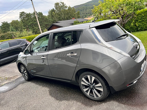 Nissan Leaf 15 of 16