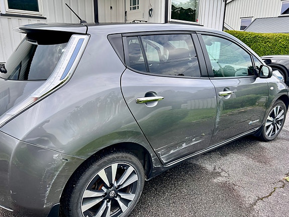 Nissan Leaf 12 of 16