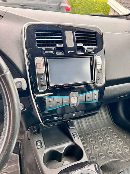 Nissan Leaf 6 of 16