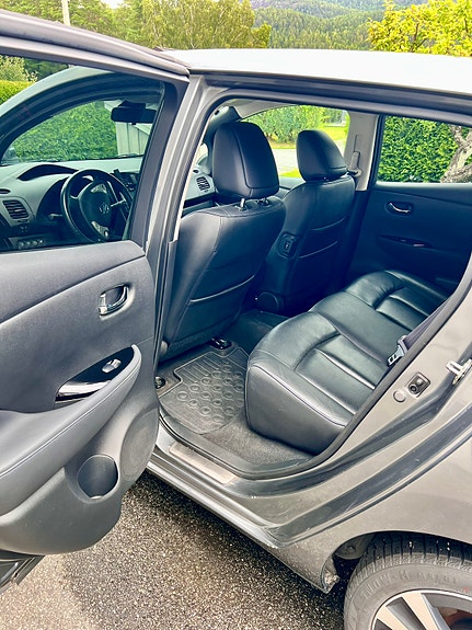 Nissan Leaf 7 of 16