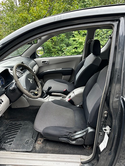 Mitsubishi L200 7 of 16