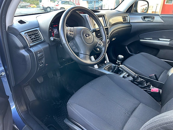 Subaru Forester 27 of 30