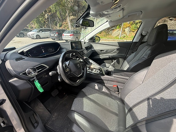 Peugeot 5008 10 of 23