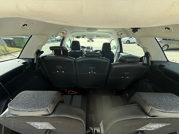 Peugeot 5008 16 of 23