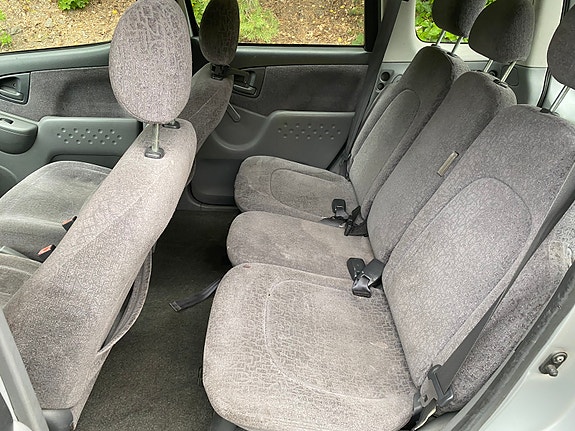 Toyota Yaris Verso 8 of 9