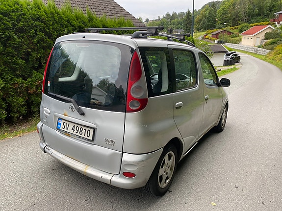 Toyota Yaris Verso 3 of 9