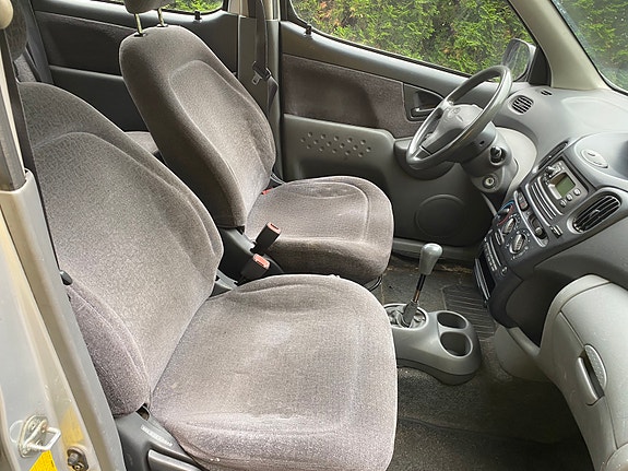 Toyota Yaris Verso 6 of 9