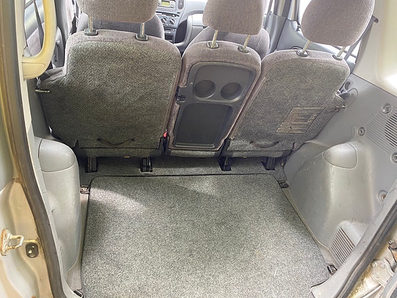 Toyota Yaris Verso 9 of 9