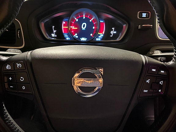 Volvo V40 17 of 30