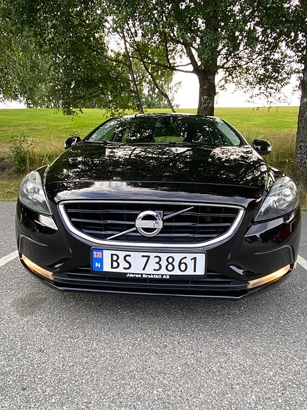 Volvo V40 8 of 30