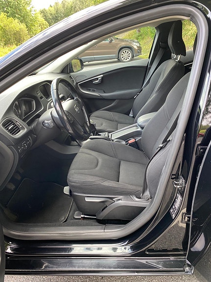 Volvo V40 9 of 30