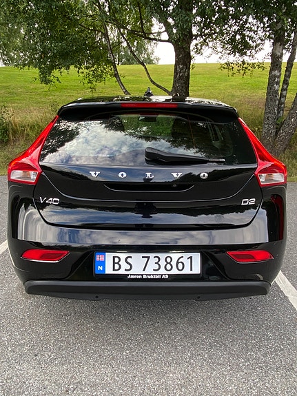 Volvo V40 4 of 30