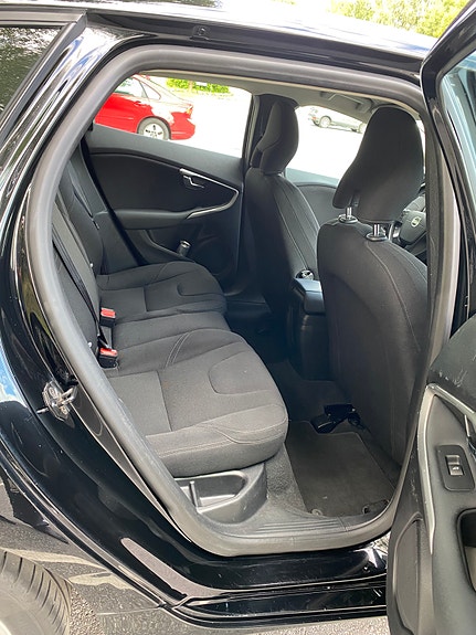 Volvo V40 11 of 30