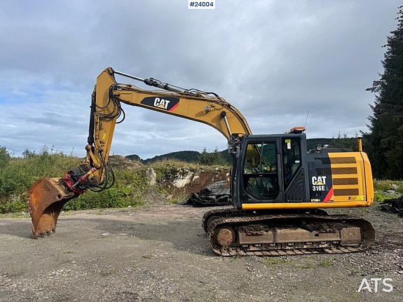Caterpillar 316E Gravemaskin m/ Rototilt, 2 skuffer og GPS fra 2019. 3 of 30