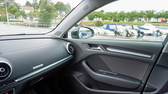 Audi e-tron 14 of 24