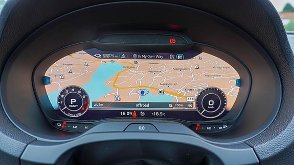 Audi e-tron 18 of 24