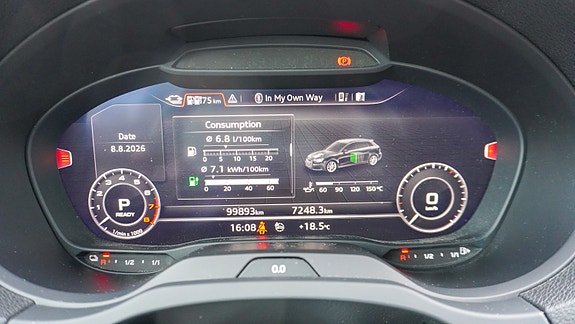 Audi e-tron 16 of 24