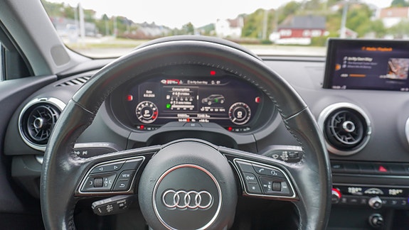 Audi e-tron 13 of 24