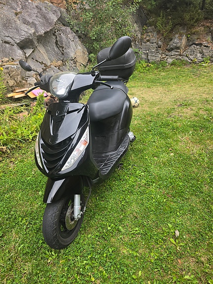 Piaggio ZIP 50 2 of 6
