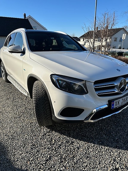 Mercedes-Benz GLC350 e 3 of 13