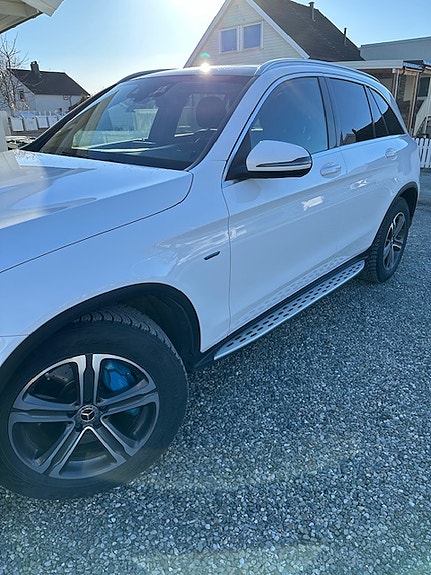 Mercedes-Benz GLC350 e 2 of 13