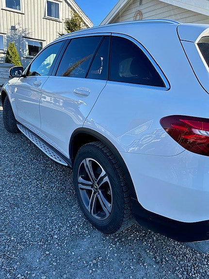 Mercedes-Benz GLC350 e 8 of 13